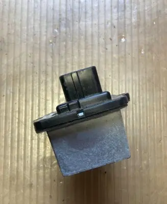 Peugeot 4007 Heater blower fan relay 022A7L
