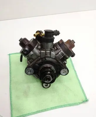 Volvo V50 Fuel injection high pressure pump 0986437423 220111