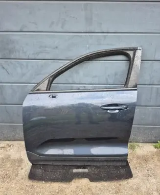 Volvo XC40 Front door
