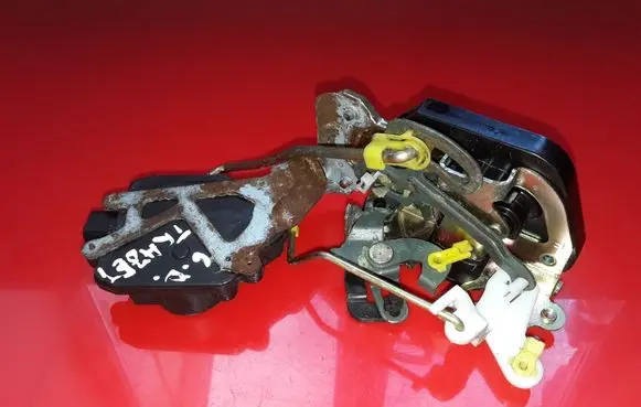 Hyundai Trajet Rear door lock NOCODE