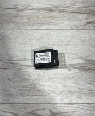 BMW 3 E92 E93 Seat belt warning relay 9130047 00401838C2 000081913