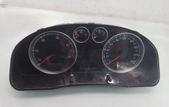 Volkswagen PASSAT B5 Speedometer (instrument cluster) 88311245