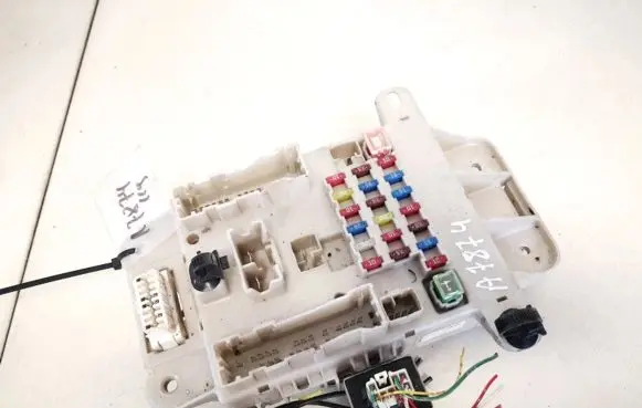 Toyota RAV 4 (XA20) Fuse box set