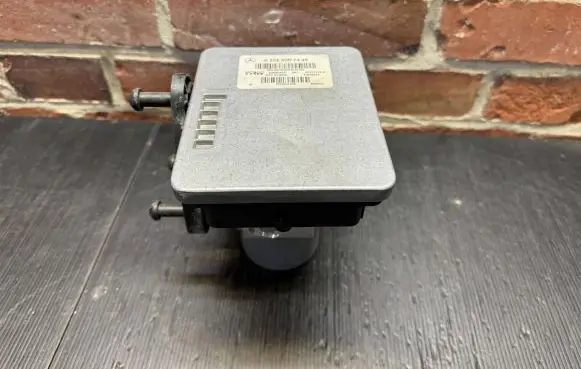 Mercedes-Benz C W205 ABS Pump A2059007445 A009D444 2059007445