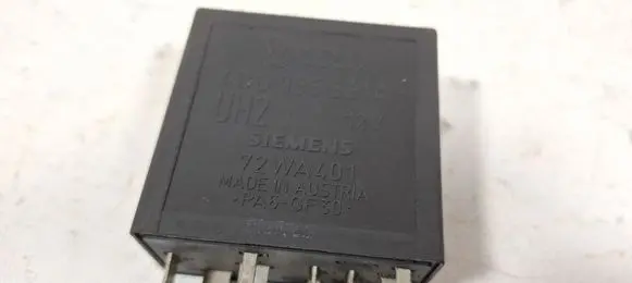 Volkswagen PASSAT B5 Window wiper relay 4B0955531A 72WA401