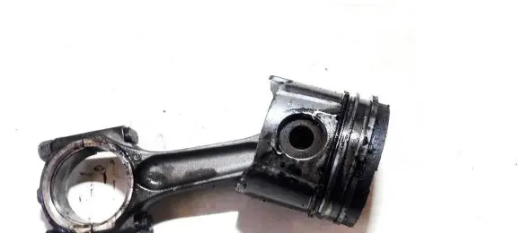Citroen Xsara Picasso Piston with connecting rod 373