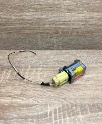 Toyota Prius (XW20) Airbag deployment crash/impact sensor 8986047040 RL1 WITHPLUG