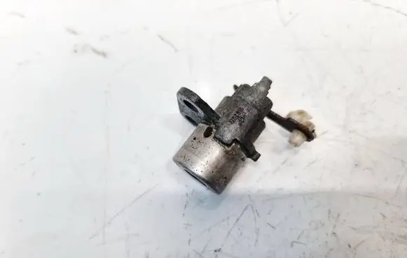 Chevrolet Captiva Front door lock (next to the handle) 312739