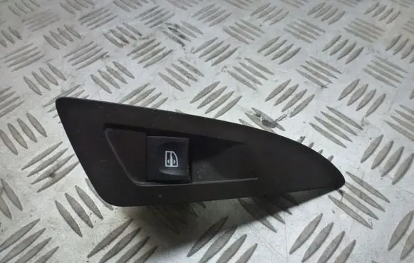 Renault Espace - Grand espace V Electric window control switch 829611370R