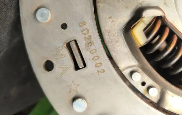 Toyota Avensis T250 Clutch pressure plate 6D250002