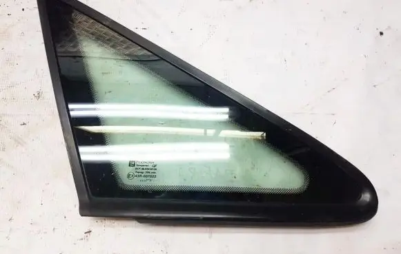 Opel Zafira A Front triangle window/glass 