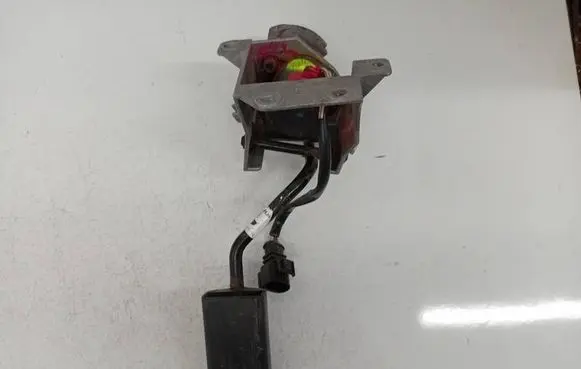 Accelerator throttle pedal