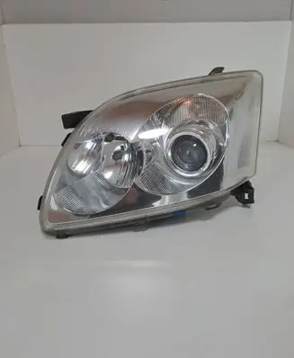 Toyota Avensis T250 Headlight/headlamp 0543