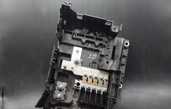 Audi Q7 4L Fuse module 7L0937548C