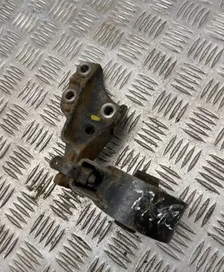 Toyota Yaris Engine mount bracket 123250N010 50077