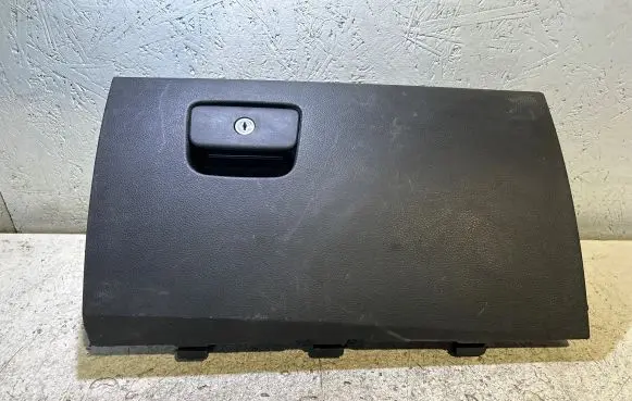 Dodge Durango Glove box