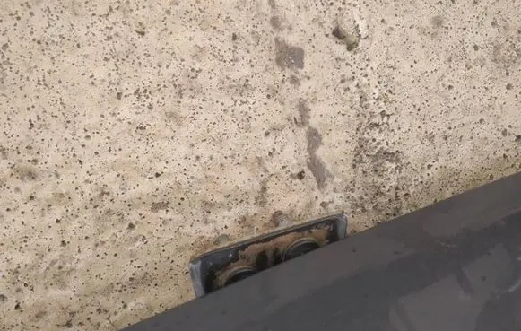 Volvo V50 Tailgate/trunk/boot hinge