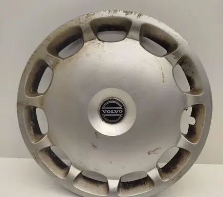 Volvo V70 R16 wheel hub/cap/trim 08666832