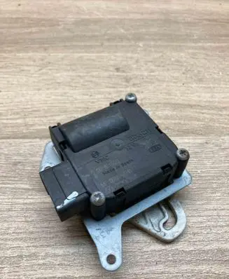 Audi A6 S6 C6 4F Air flap motor/actuator 0132801323 1168802241