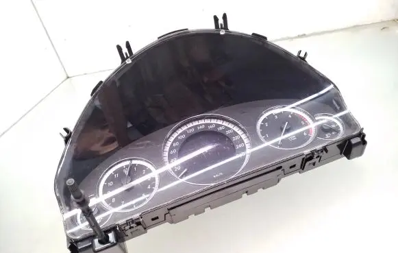 Mercedes-Benz E W212 Speedometer (instrument cluster) A2129002509