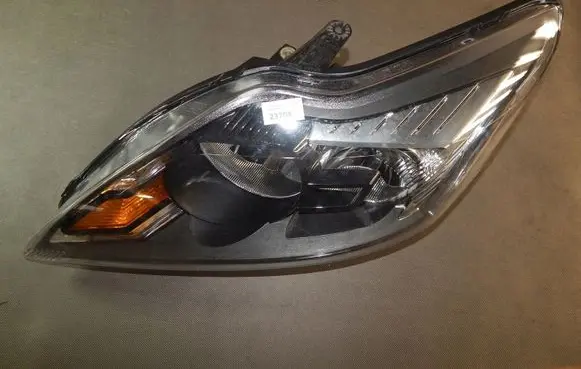 Ford Focus Headlight/headlamp
