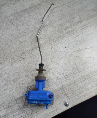 Audi 80 90 S2 B4 Central locking vacuum pump 893862153D