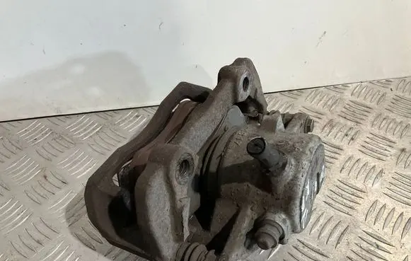Mercedes-Benz C W204 Front brake caliper