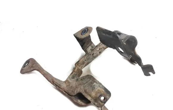 Volvo V70 Power steering pump mounting bracket 31317375