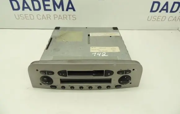 Alfa Romeo 147 Radio/CD/DVD/GPS head unit 7649376316 735293232