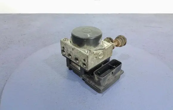 Skoda Fabia Mk2 (5J) ABS Pump 6R0614117K
