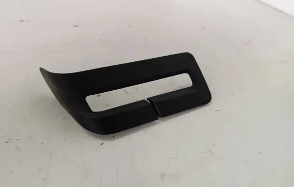 BMW X1 F48 F49 Seat belt trim 108968