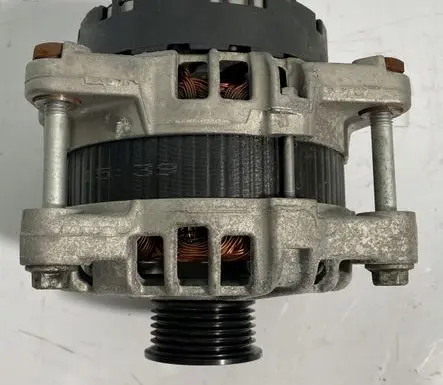 Jaguar XE Generator/alternator T2H18582
