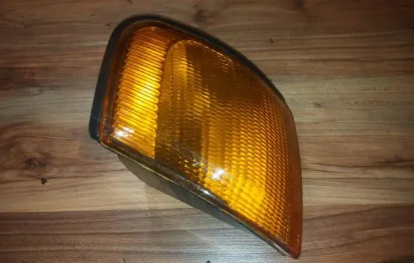 Ford Scorpio Front indicator light