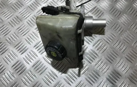 Opel Astra H Master brake cylinder 
