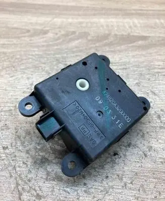 Nissan Qashqai Air flap motor/actuator A24820A3200000