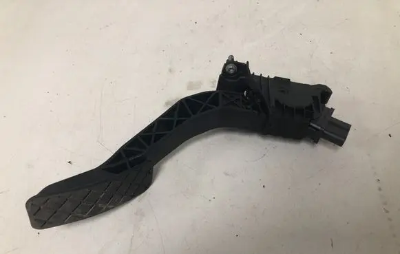 Volkswagen Golf VII Accelerator throttle pedal 5Q2723503D