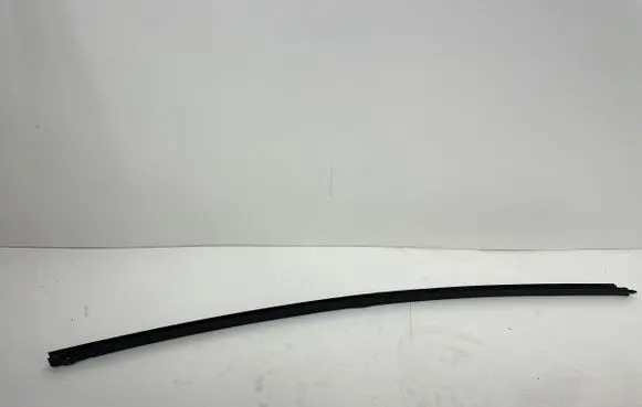 Renault Trafic III (X82) Front door windshield rail 