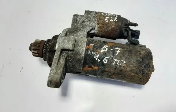 Volkswagen PASSAT B7 Starter motor