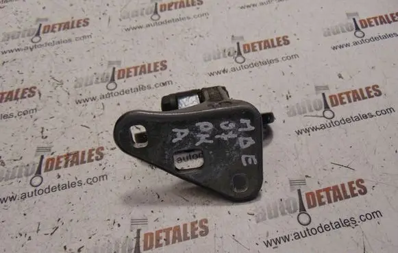 Mercedes-Benz E W211 Front door lower hinge 