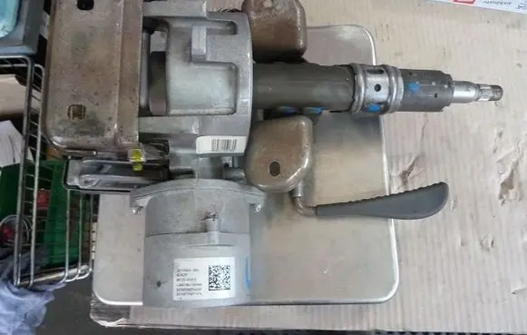 Fiat 500 Steering wheel axle 26133624T