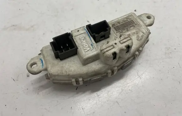 BMW 1 F20 F21 Heater blower fan relay 9276112