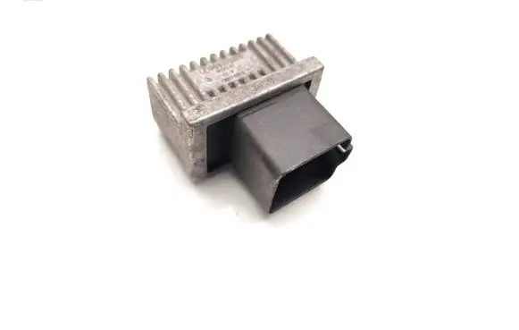 Opel Vivaro Glow plug pre-heat relay 7700115078