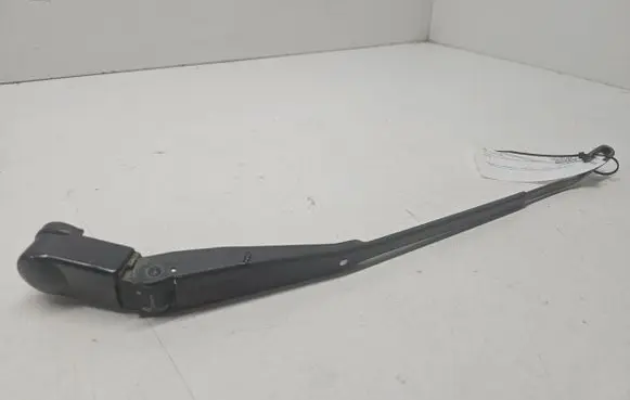 Land Rover Discovery Front wiper blade arm