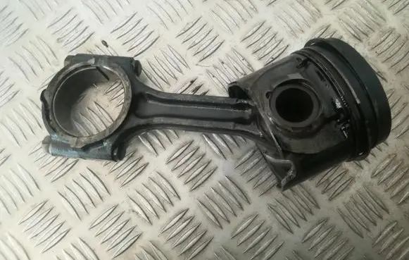 KIA Sorento Piston with connecting rod j5ae