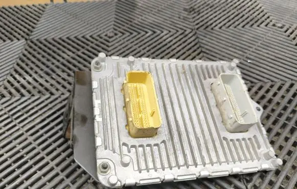 Dodge Challenger Engine control unit/module P68330904AA