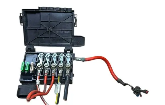 Volkswagen Transporter - Caravelle T4 Fuse module 7D0937550A