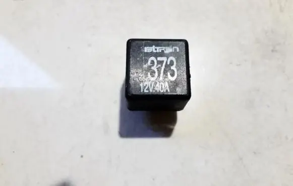 Volkswagen PASSAT B5.5 Other relay 8d0951253a