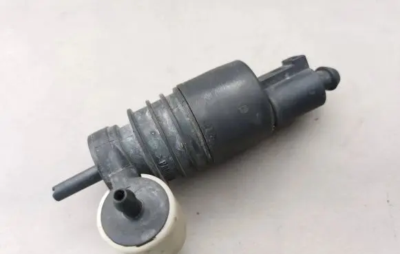 Audi A4 S4 B6 8E 8H Windscreen/windshield washer pump 1J0973722