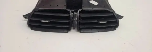 Nissan Almera Tino Dash center air vent grill