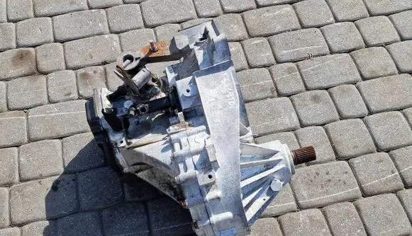 Volkswagen Transporter - Caravelle T5 Manual 5 speed gearbox 